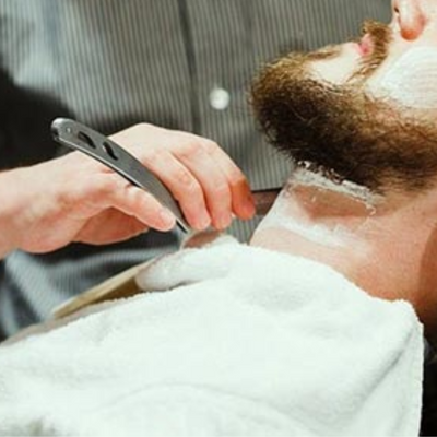 Barba sul collo: come tagliarla?